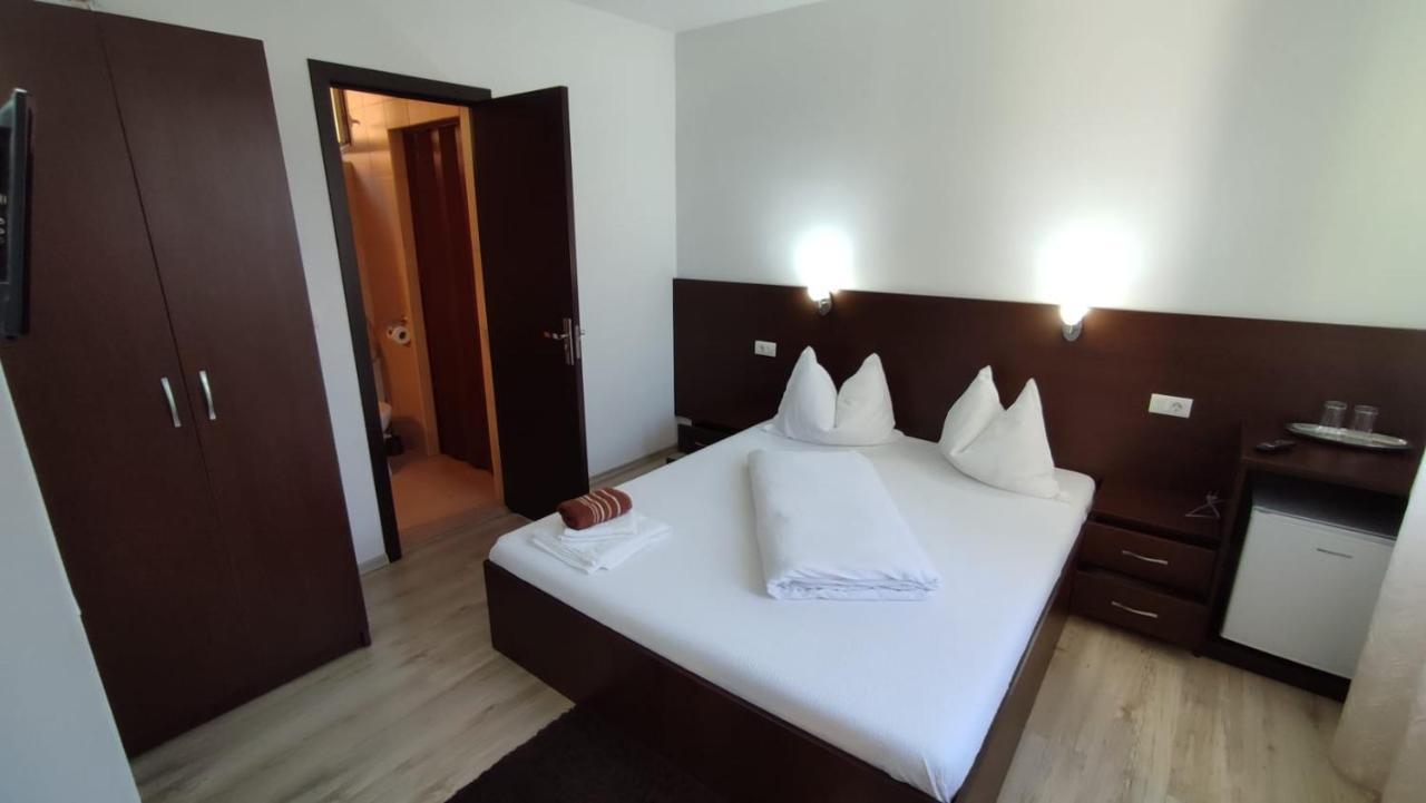 Hotel Casa Laur Băile Felix Esterno foto